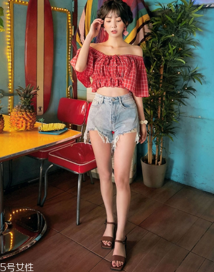 格子上衣配什么褲子好看？打造萌系少女范兒