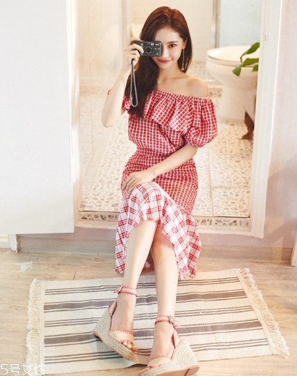 格子上衣配什么褲子好看？打造萌系少女范兒