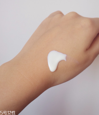 油皮適合的防曬霜推薦 清透無感防曬黑 油皮適合的防曬霜推薦 清透無感防曬黑