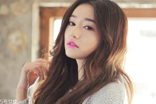 黃皮不適合什么口紅？這4個(gè)色號上唇是災(zāi)難