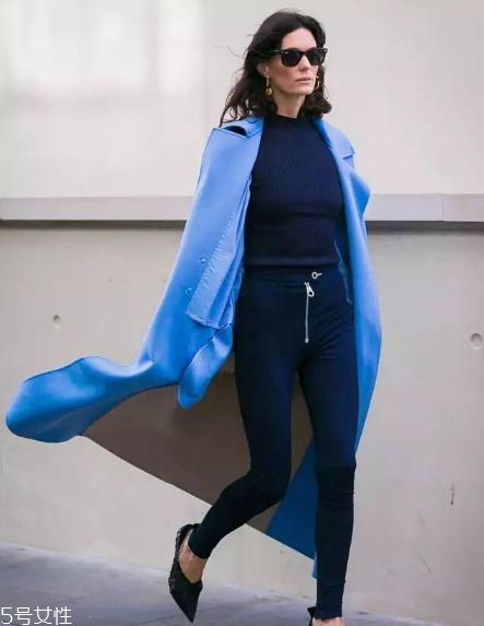 風(fēng)衣可以配運(yùn)動(dòng)褲嗎？高級(jí)穿搭瞬間get