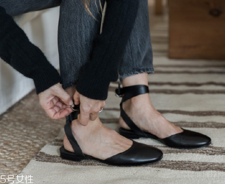 jenni kayne是什么牌子？平底鞋也能穿出大長腿