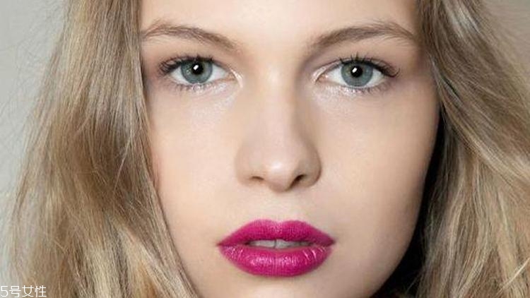 黃皮不適合什么口紅？這4個(gè)色號上唇是災(zāi)難