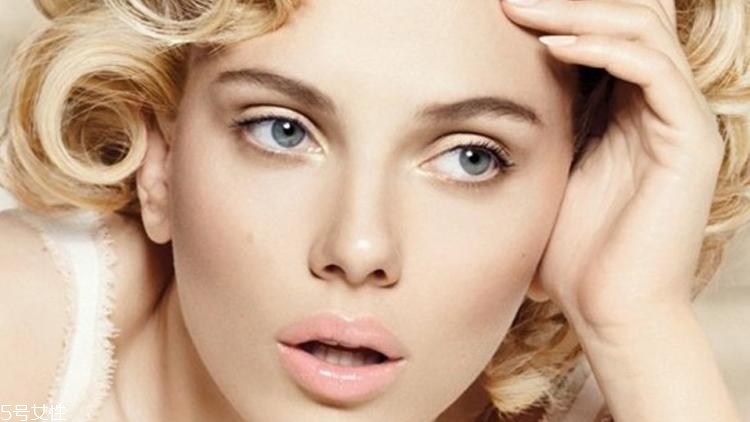 黃皮不適合什么口紅？這4個(gè)色號上唇是災(zāi)難