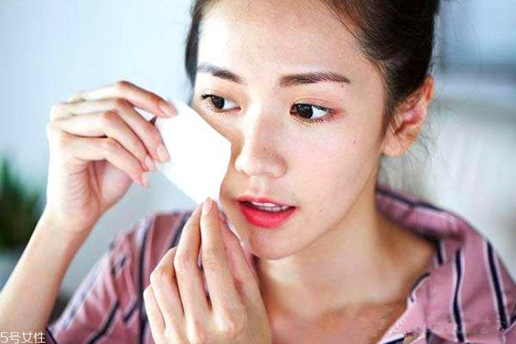 為什么油皮會變成干皮？三個油皮護膚誤區(qū)