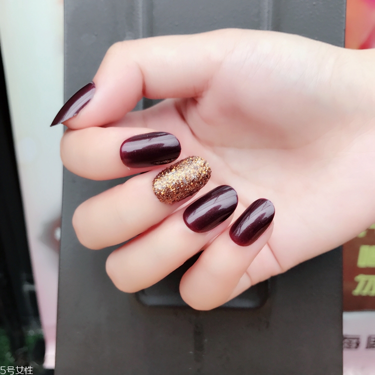 紅色跳色美甲圖片大全 熱辣氣質(zhì)范的跳色美甲 紅色跳色美甲圖片大全 熱辣氣質(zhì)范的跳色美甲