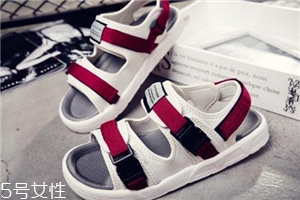 涼鞋開膠怎么辦？涼鞋開膠別著急