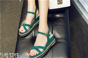 涼鞋走路吱吱響怎么辦？教你幾招告別尷尬