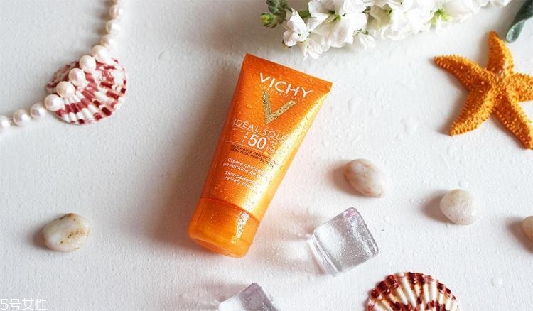 2022春夏換季補(bǔ)水護(hù)膚品？三個(gè)要點(diǎn)增強(qiáng)肌膚耐受力