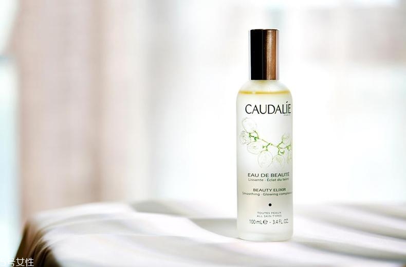 毛孔粗用什么化妝水好？盤點(diǎn)六款毛孔天敵