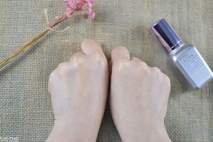 雅詩(shī)蘭黛線雕精華適合熟齡肌嗎？