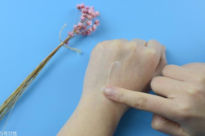 雅詩蘭黛線雕精華有用嗎？拯救表情紋