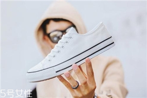 帆布鞋可以用刷子刷嗎？要輕輕的刷