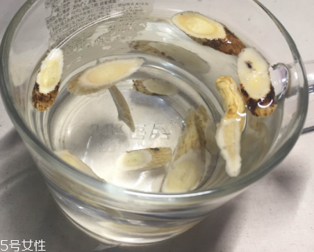 黃芪是甘草嗎？不是一種東西