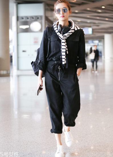 工裝連體褲怎么搭配？自帶摩登風(fēng)采