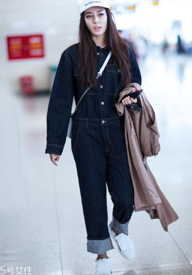 工裝連體褲怎么搭配？自帶摩登風(fēng)采