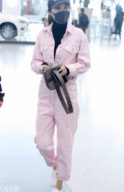 工裝連體褲怎么搭配？自帶摩登風(fēng)采