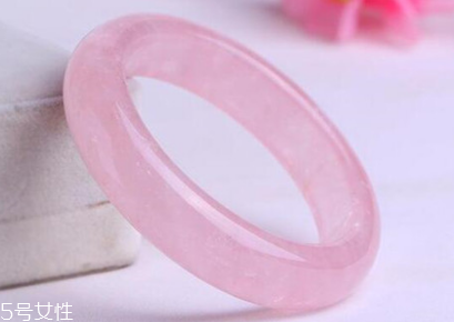 粉晶手鐲一般多少錢？高品質(zhì)多為上千元