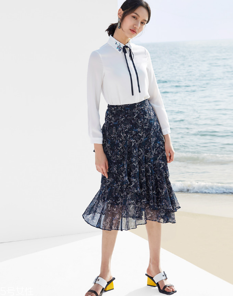 2022流行什么襯衫？美麗大方的春日女神