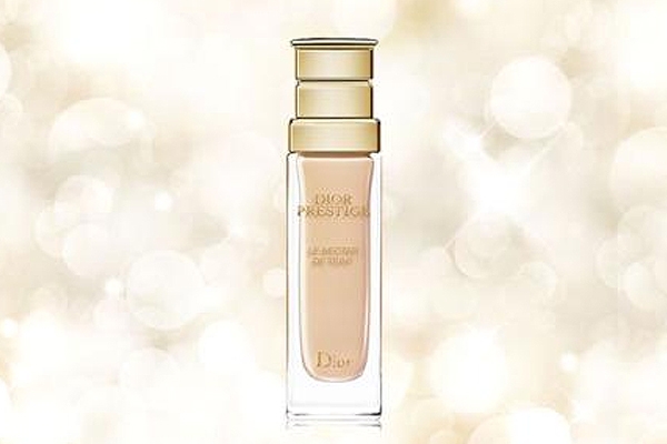 迪奧花蜜粉底液好用嗎？霧面美顏效果