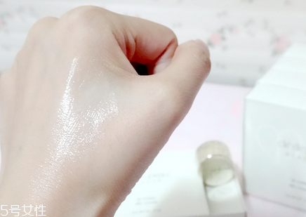 乳液和面霜的正確使用方法 日?；A護膚