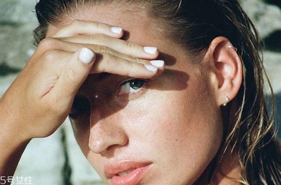 一張臉的防曬用量是多少？脖子上用多少防曬霜？