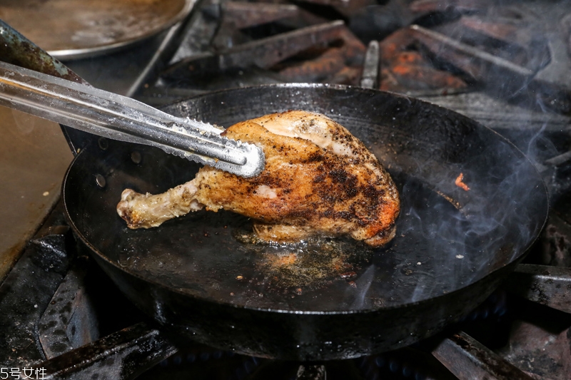 威士忌和什么食物搭配 喝威士忌吃什么食物 威士忌和什么食物搭配 喝威士忌吃什么食物