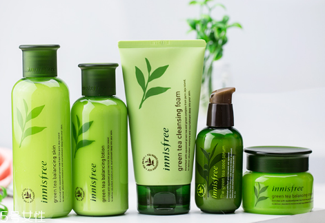 ahc和悅詩風(fēng)吟水乳哪個好 護膚品要適合自己