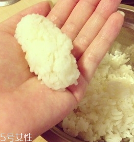 軍艦壽司的做法 曬照必備技能 軍艦壽司的做法 曬照必備技能