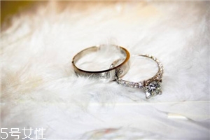 婚戒可以戴右手嗎？沒有明確的規(guī)定