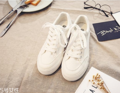 帆布鞋曬褪色了怎么辦？帆布鞋褪色別驚慌