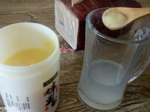 蜂王漿是蜂蜜嗎？并不是一種