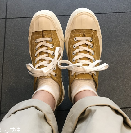 帆布鞋和板鞋有什么區(qū)別？帆布鞋板鞋大對(duì)比