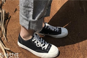 帆布鞋和板鞋有什么區(qū)別？帆布鞋板鞋大對比
