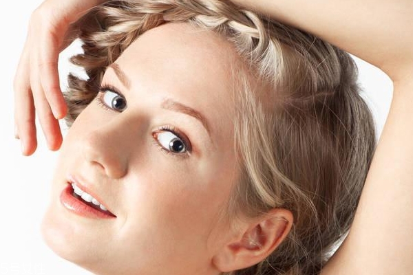 護發(fā)素能當身體乳用嗎？護發(fā)素洗澡了會怎樣？