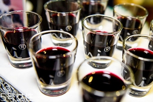 花青素和青花素是一樣的嗎？