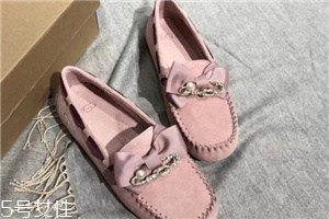 ugg豆豆鞋多少錢一雙？ugg也有單鞋