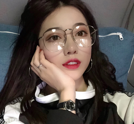 2022年流行什么樣的眼鏡？瞬間改變你的氣質(zhì)