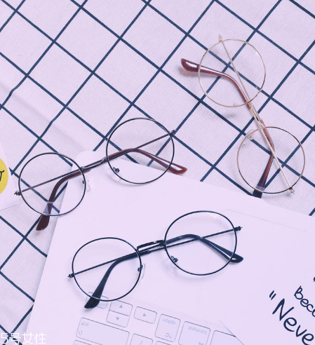 2022年流行什么樣的眼鏡？瞬間改變你的氣質(zhì)