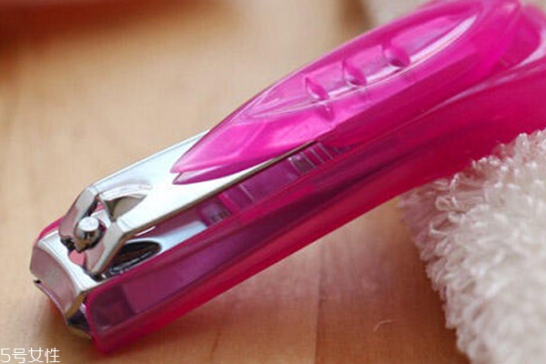 新娘美甲需要哪些工具？新娘美甲diy全攻略