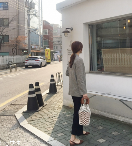 西裝外套搭配什么褲子？百搭又有范