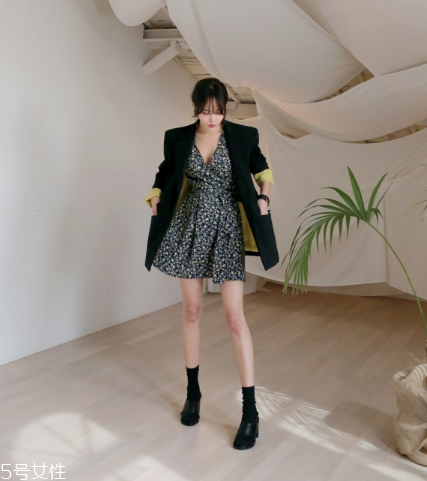 西裝配什么裙子好看？讓你美到挪不開(kāi)眼