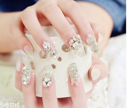 新娘美甲需要哪些工具？新娘美甲diy全攻略