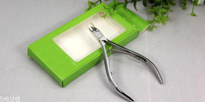 新娘美甲需要哪些工具？新娘美甲diy全攻略