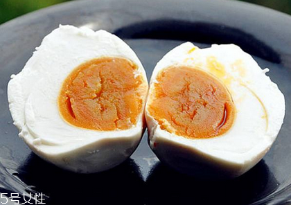 咸鴨蛋是腌制食品嗎？做法是腌制