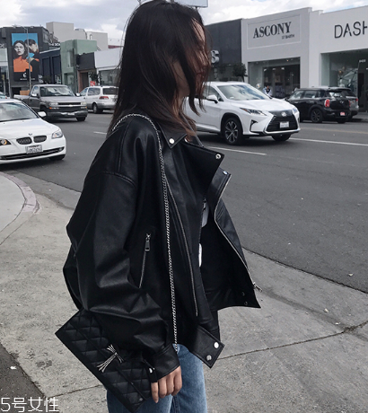 皮衣起褶子怎么辦？皮衣穿著要注意