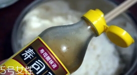 蟹籽壽司是真蟹籽嗎？認(rèn)真你就輸了