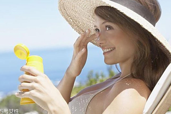 物理防曬霜適合什么人？對(duì)油皮不太友好