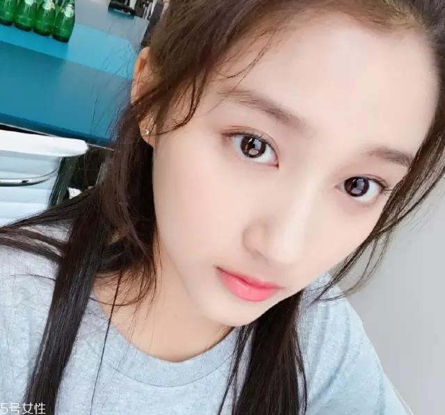 春天適合什么唇妝？4款簡單易上手的撩動唇色