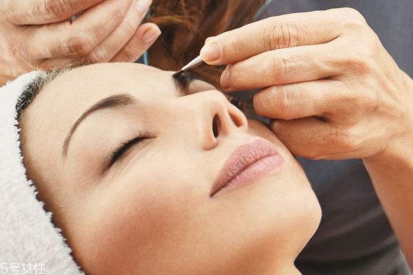 醫(yī)美級(jí)護(hù)膚品安全嗎？醫(yī)美級(jí)護(hù)膚品敏感肌能用嗎？